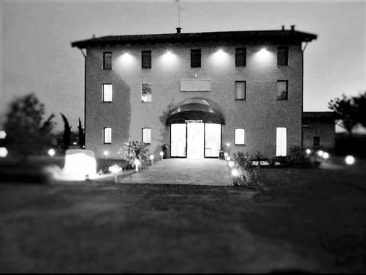 רג'ו אמיליה Hotel La Vecchia Reggio מראה חיצוני תמונה